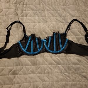 NWT Very Sexy Bra - 36D Black and Blue